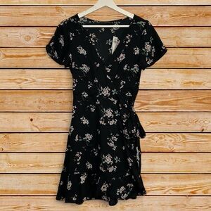 NWT Abercrombie & Fitch mini floral wrap Dress Women’s Size Small